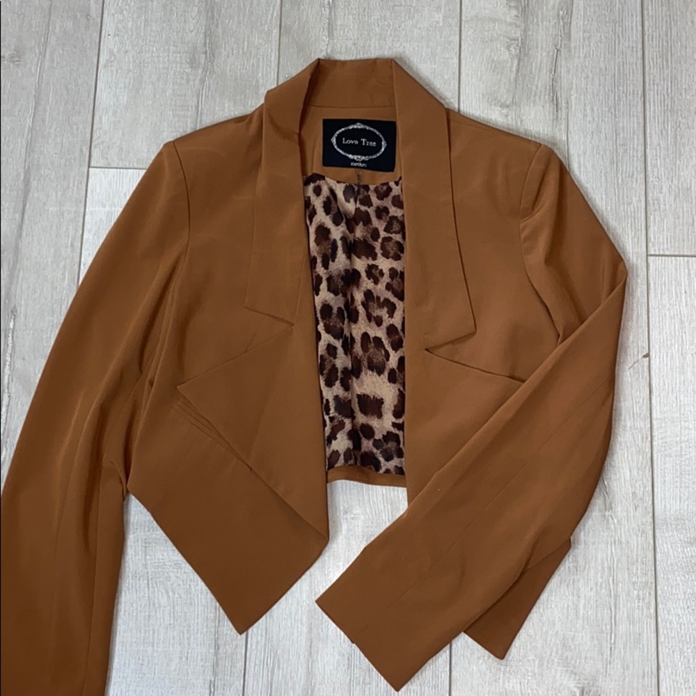 Super cute tan blazer
